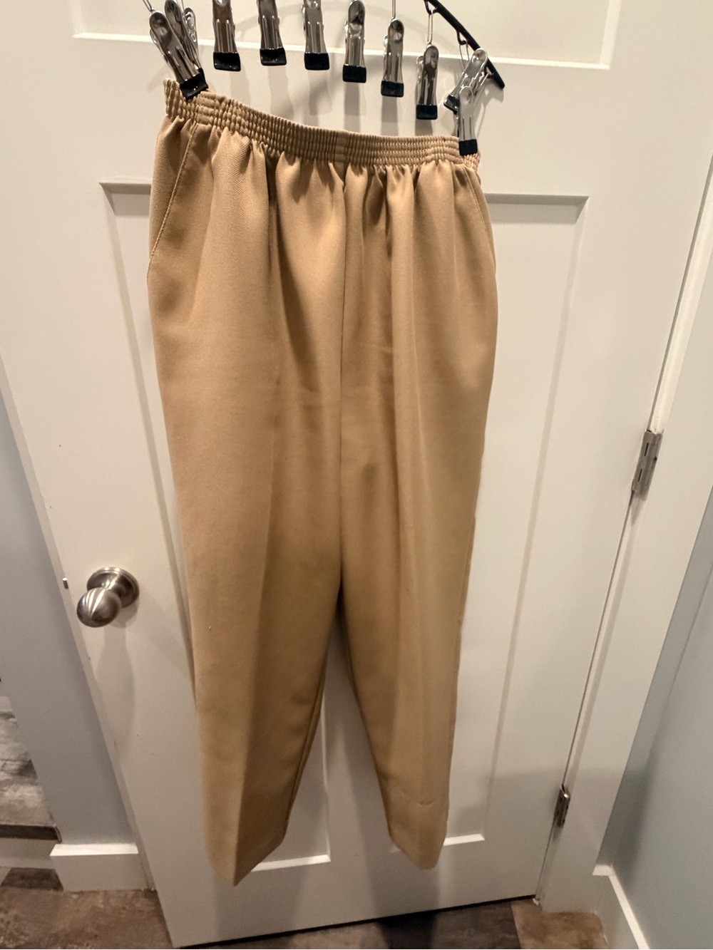 Alfred Dunner Women’s Pull-On Khaki Dress Pants Size 10 Elastic Waist Comfort